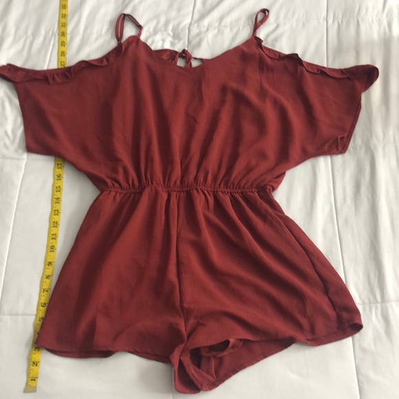 Burgundy short jumpsuit - Picture 1 of 4